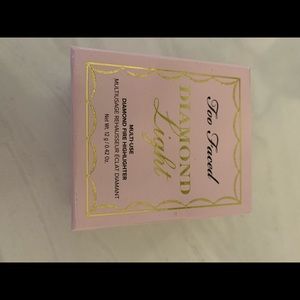 Too Faced Diamond Light Highlighter